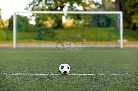 运动,足球比赛足球足球场上的进球足球场上的足球球门图片