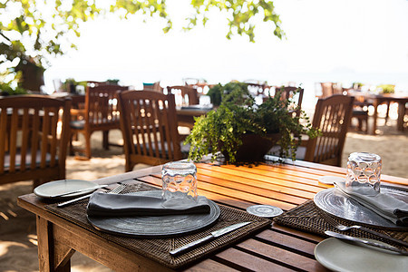 休闲旅游旅游海滩的露天餐厅提供桌子海滩的露天餐厅提供桌子图片