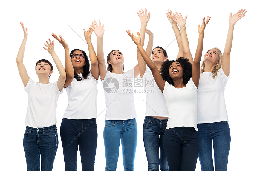 多样,种族,种族人的国际体快乐微笑同的妇女穿着白色空白T恤玩得开心群快乐微笑的女图片
