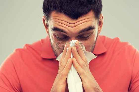 保健,流感,过敏,卫生人们的生病的男人家里鼻子纸巾病人家里着餐巾鼻子图片