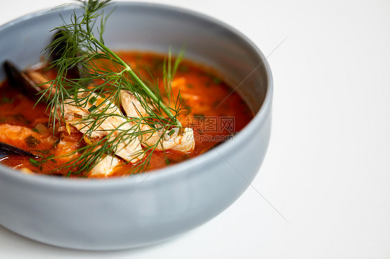 食物,新北欧美食,烹饪烹饪海鲜汤与鱼蓝色贻贝碗用鱼贻贝海鲜汤图片
