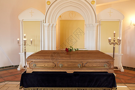 葬礼哀悼东正教棺材东正教葬礼上的棺材图片