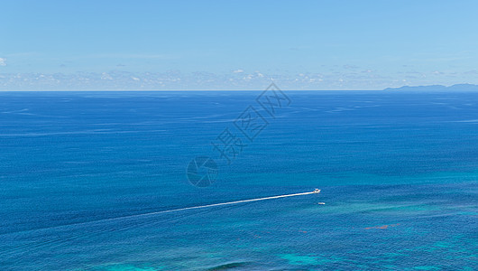 旅行,旅游海景海洋海洋中航行的船海洋海洋中航行的船图片