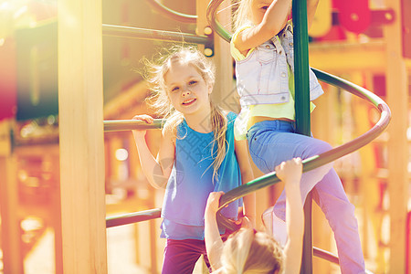 夏天,童,休闲,友谊人的群快乐的孩子儿童游乐场攀爬架群快乐的孩子儿童游乐场图片