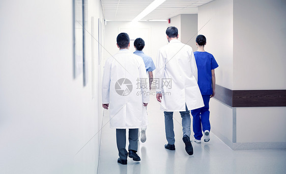 诊所,专业,人,保健医学群医生医生沿着医院走廊行走群医生医生沿着医院走图片