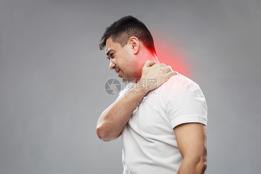 ‘~人,医疗保健问题幸的人遭受颈部疼痛的灰色背景幸的人患颈部疼痛  ~’ 的图片