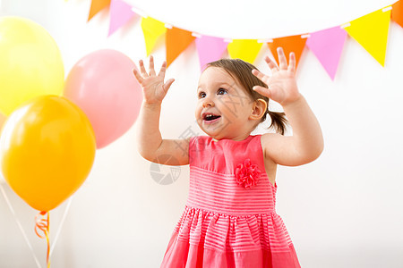 童,人庆祝生日聚会上快乐的女婴生日派上快乐的女婴图片