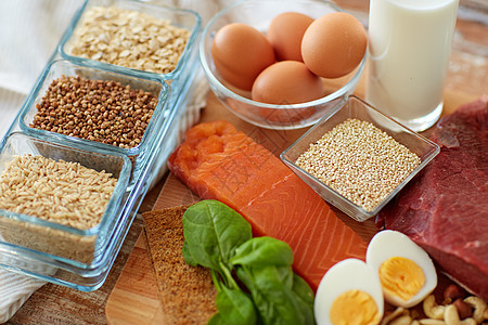 健康饮食天然富含蛋白质的食物桌子上桌子上的天然蛋白质食物图片