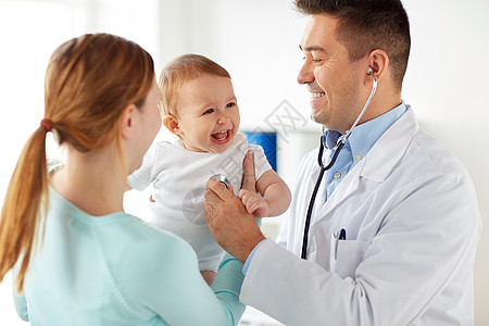 医学,医疗,儿科人的快乐的医生与听诊器听婴儿诊所的医疗检查听诊器婴儿的医生诊所图片