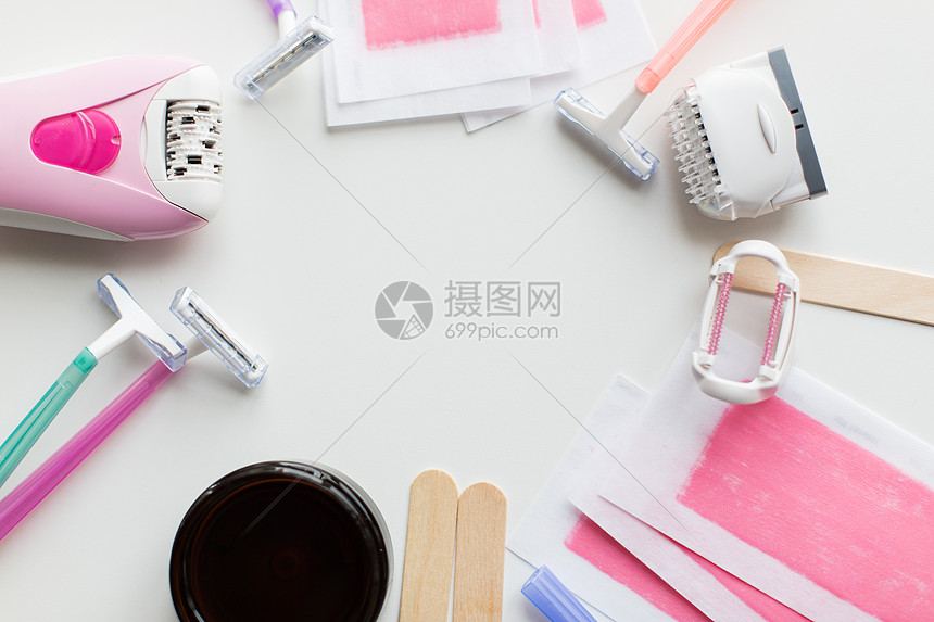 美容,脱毛脱毛蜡与铲子,脱毛器安全剃须刀白色背景脱毛蜡,脱毛器安全剃须刀高清图片下载-正版图片300428791-摄图网 美容,脱毛脱毛蜡与铲子,脱毛器安全剃须刀白色背景脱毛蜡,脱毛器安全剃须刀高清图片下载-正版图片300428791-摄图网