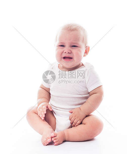 哭泣的婴儿脸孤立白色的背景上哭泣的婴儿图片
