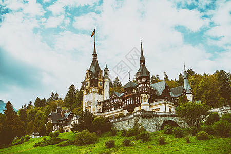 新文艺复兴时期的佩莱斯城堡建于1873,位于喀尔巴阡山脉图片