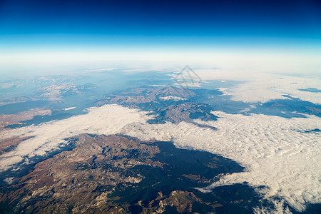 行星地球地平线的飞机视图图片