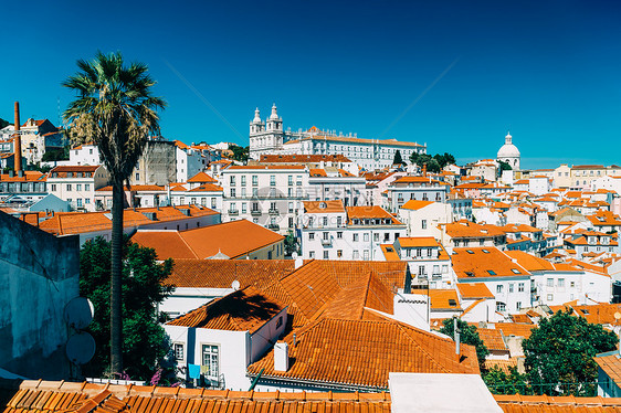 葡萄牙老历史城市里斯本市中心天际线全景图片
