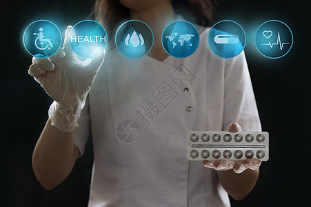 医疗保健,医疗未来技术女医生与虚拟接口图片
