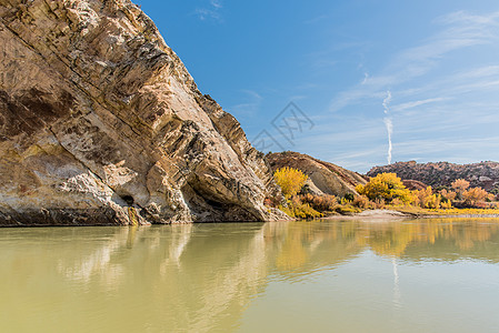 分裂的山绿色的河流龙纪念碑,犹他州图片