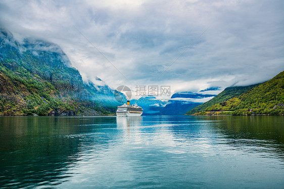 游轮,挪威哈丹格峡湾的游轮图片
