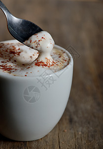 杯卡布奇诺咖啡泡沫图片