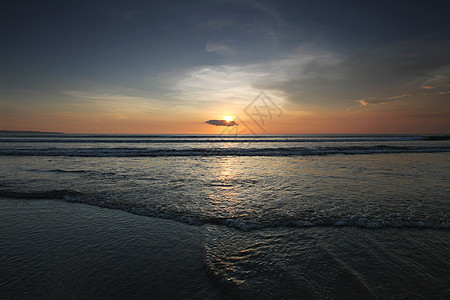 巴厘岛海边美丽的日落巴厘岛美丽的日落图片