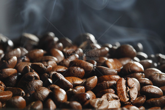 热烤咖啡豆蒸汽黑色图片
