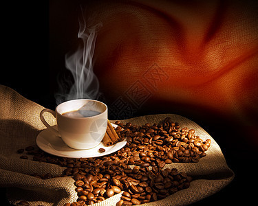 热气腾腾的咖啡,肉桂棒些咖啡豆平静的生活图片