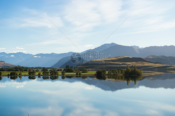 风景如画新西兰阿尔卑斯山湖泊的自然景观图片