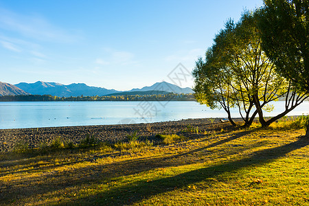 风景如画新西兰阿尔卑斯山湖泊的自然景观图片