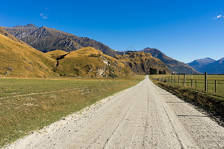 风景如画新西兰阿尔卑斯山道路的自然景观图片