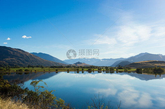 风景如画新西兰阿尔卑斯山湖泊的自然景观图片