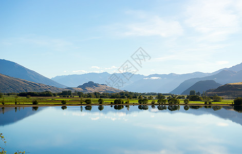 风景如画新西兰阿尔卑斯山湖泊的自然景观图片