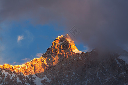 风景优美的詹努峰,坎肯琼加地区,喜马拉雅山,尼泊尔图片