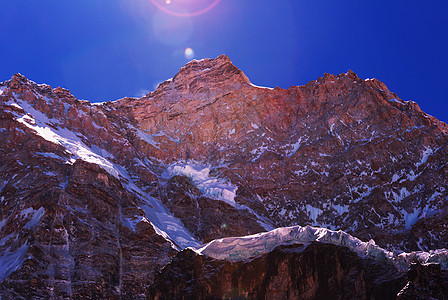 风景优美的詹努峰,坎肯琼加地区,喜马拉雅山,尼泊尔图片