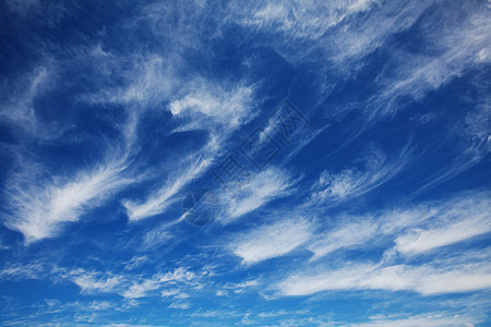 宁静的蓝天白云图片