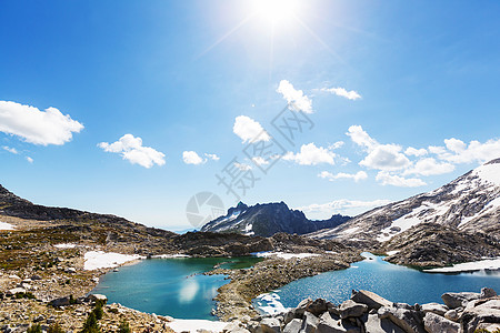 美国华盛顿美丽的高山湖泊荒野地区图片