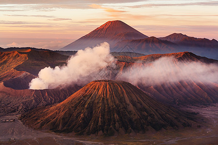 印度尼西亚爪哇的溴火山图片