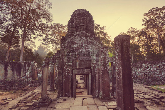 柬埔寨Siem收获附近吴哥区刺刀古高棉文化寺庙的石图片
