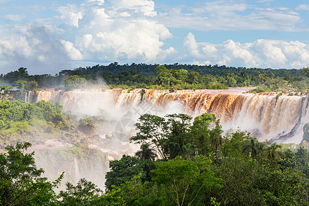 隐IguassuIguazu落阿根廷巴西边境,Instagram过滤器上丛林中强大的瀑布图片