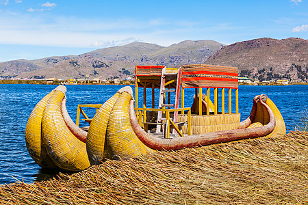 托托拉船蒂蒂恰卡湖附近,秘鲁图片