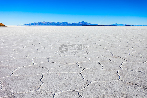 乌尤尼盐湖位于利维亚乌尤尼附近这世界上最大的盐滩图片