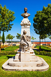 葡萄牙埃沃拉花园里的纪念碑图片