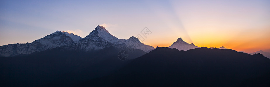 非常美丽的滨海喜马拉雅山全景,尼泊尔图片