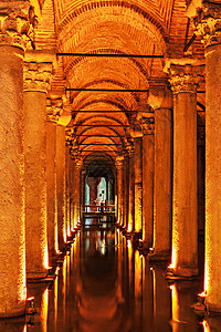 巴西蓄水池土耳其YerebatanSarayi沉没的宫殿,位于土耳其伊斯坦布尔市下的几百个古代蓄水池中最大的个图片