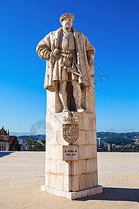 葡萄牙科英布拉大学附近的约翰三世纪念碑他16世纪葡萄牙的国王图片