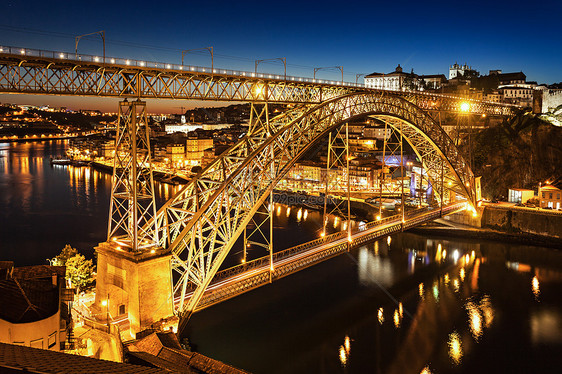 多姆路伊桥座金属拱桥,横跨波尔图市葡萄牙维拉诺瓦德加亚市的杜洛河图片