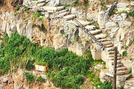 亚美尼亚陡峭的小径石阶图片
