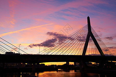 扎基姆堡山纪念桥日落波士顿,马萨诸塞州图片