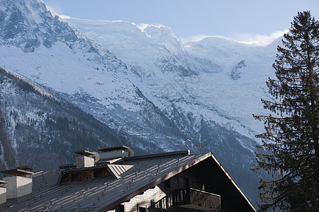 法国阿尔卑斯山的山峰覆盖着新鲜的雪冬季景观自然景观美丽阳光明媚的冬季图片