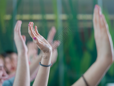 高级教师教学课,聪明的学生小课堂上举手图片