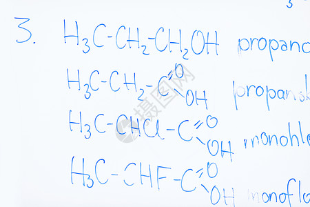 学校课堂背景中白板上的抽象科学化学分子结构图片