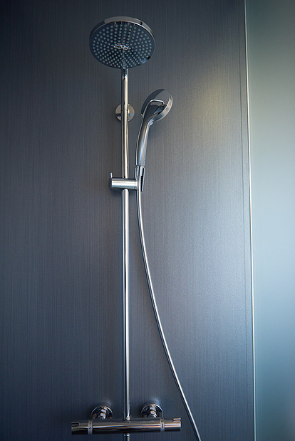 酒店客房现代浴室图片